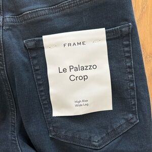 New Frame Le Palazzo Crop 27